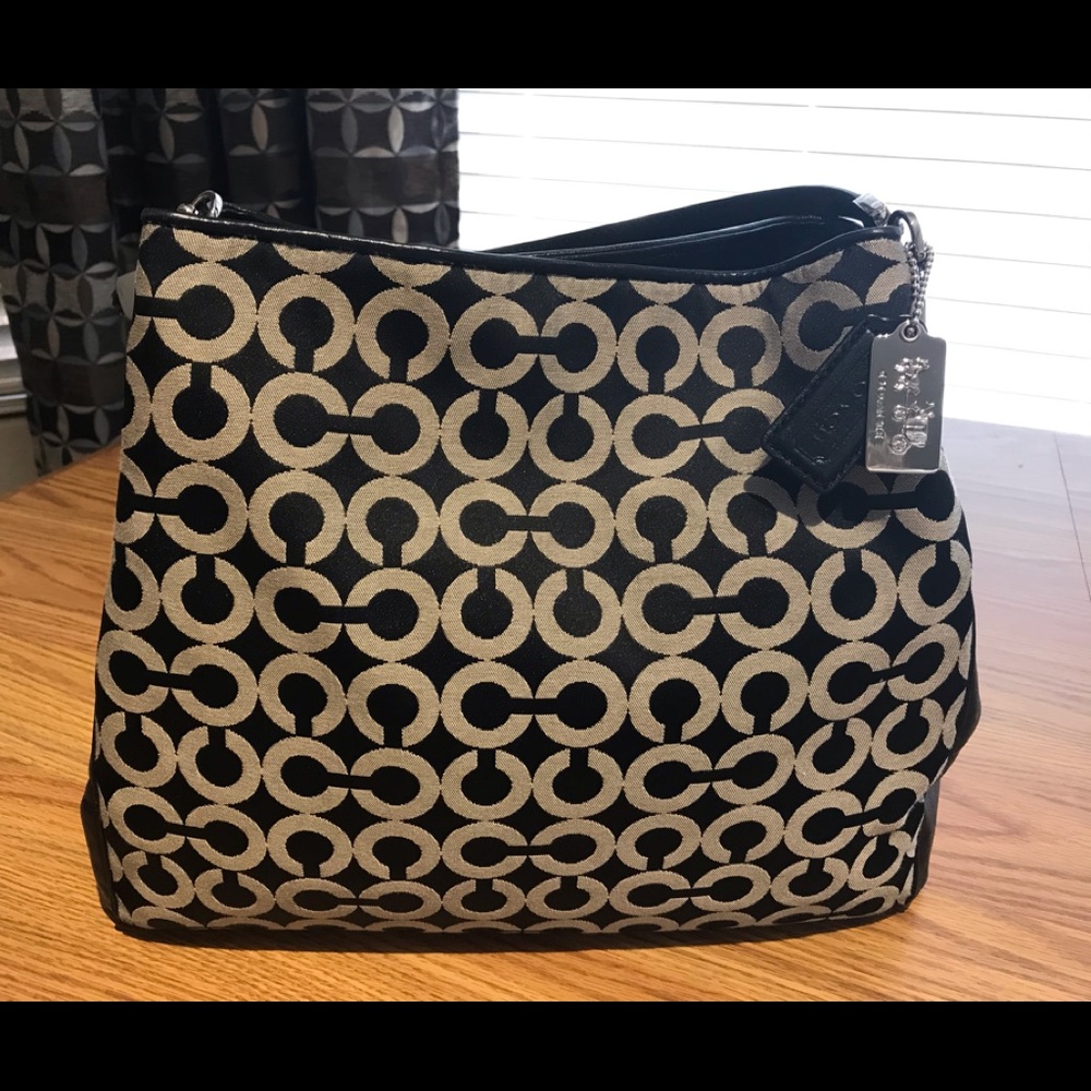 Coach Signature Madison Op Art Phoebe Shoulder Bag